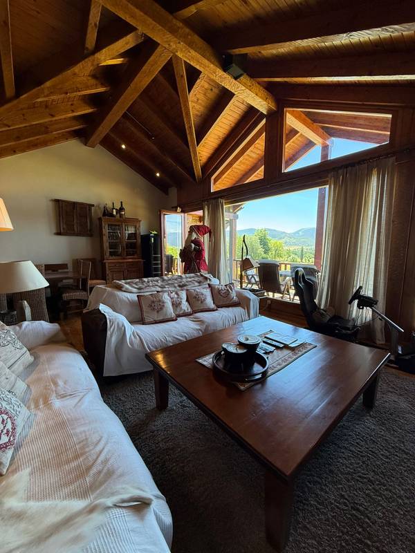 Chalet de montaña con jardín y lago  2